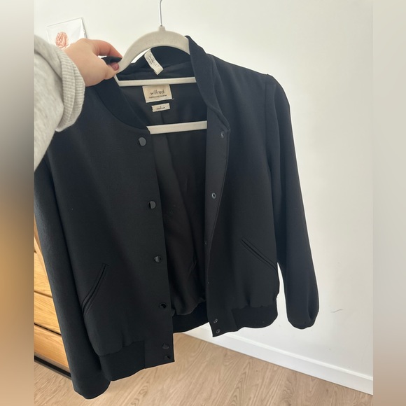 Aritzia Black Bomber Jacket - Picture 1 of 1